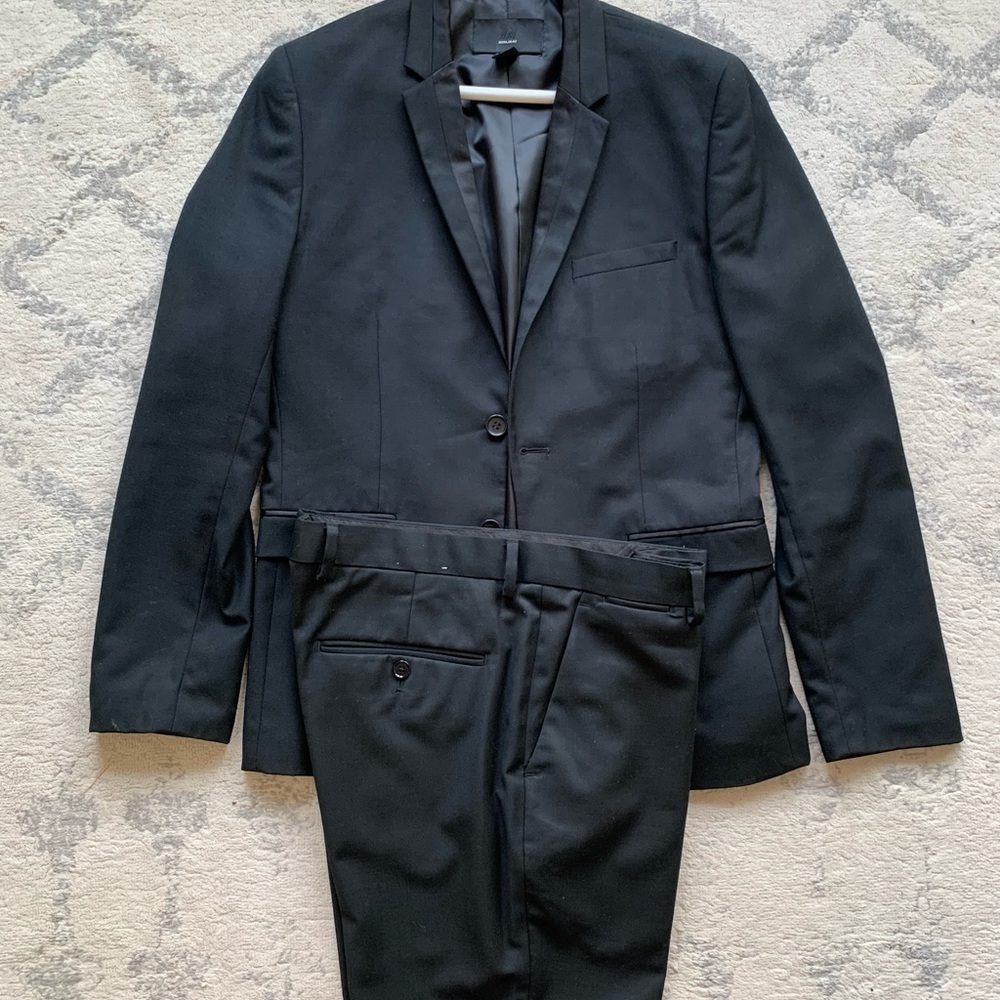 H&M / Express Elegant Black Suit for Men 36R & 32x30